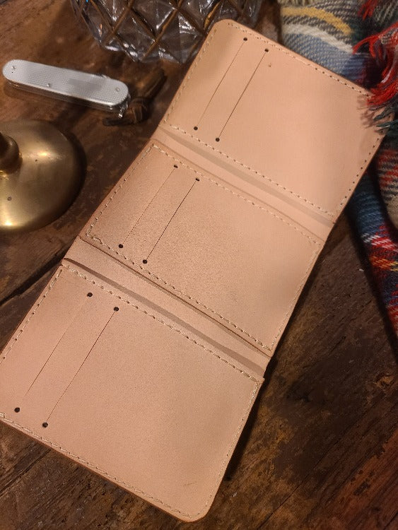 Trifold wallet interior